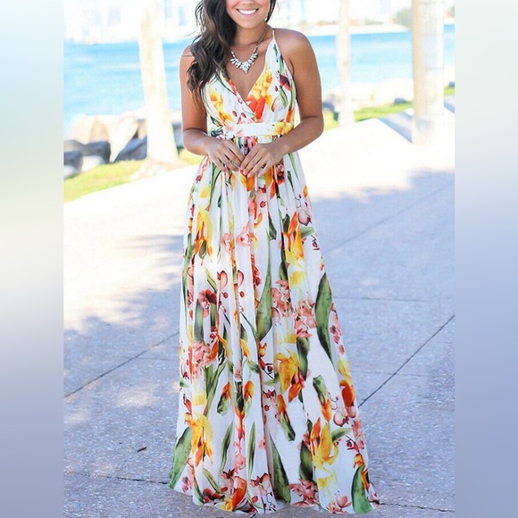 Dresses & Skirts - Floral Maxi Dress